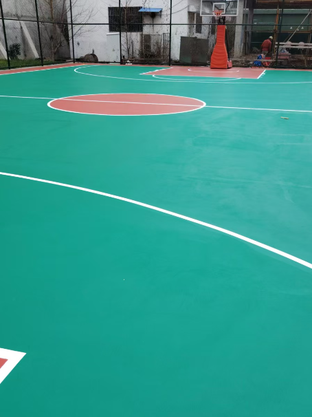 临河 球场长期使用易出现地面开裂